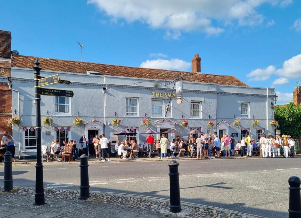 Thaxted Swan Hotel By Greene King Inns מראה חיצוני תמונה