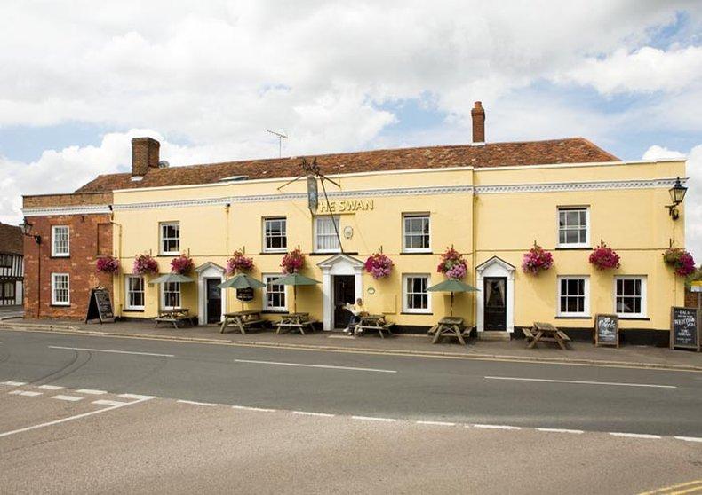 Thaxted Swan Hotel By Greene King Inns מראה חיצוני תמונה