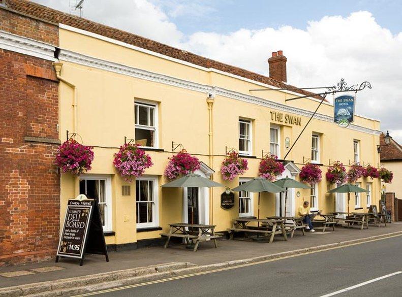 Thaxted Swan Hotel By Greene King Inns מראה חיצוני תמונה
