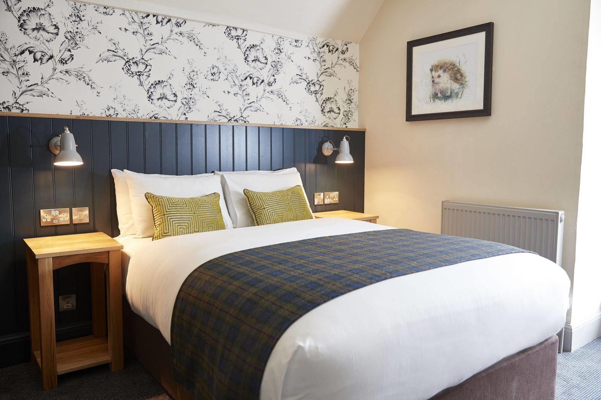 Thaxted Swan Hotel By Greene King Inns מראה חיצוני תמונה