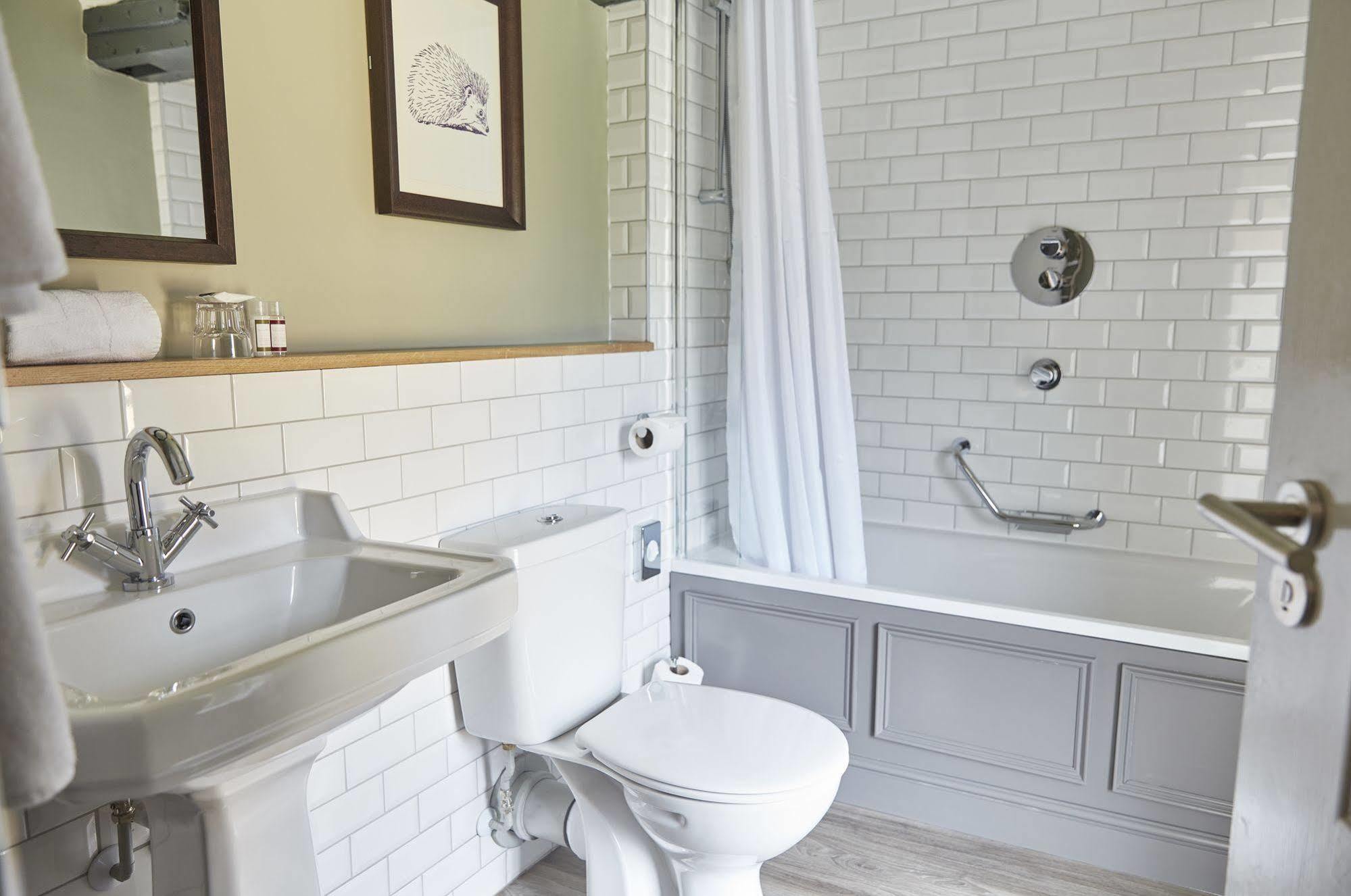 Thaxted Swan Hotel By Greene King Inns מראה חיצוני תמונה