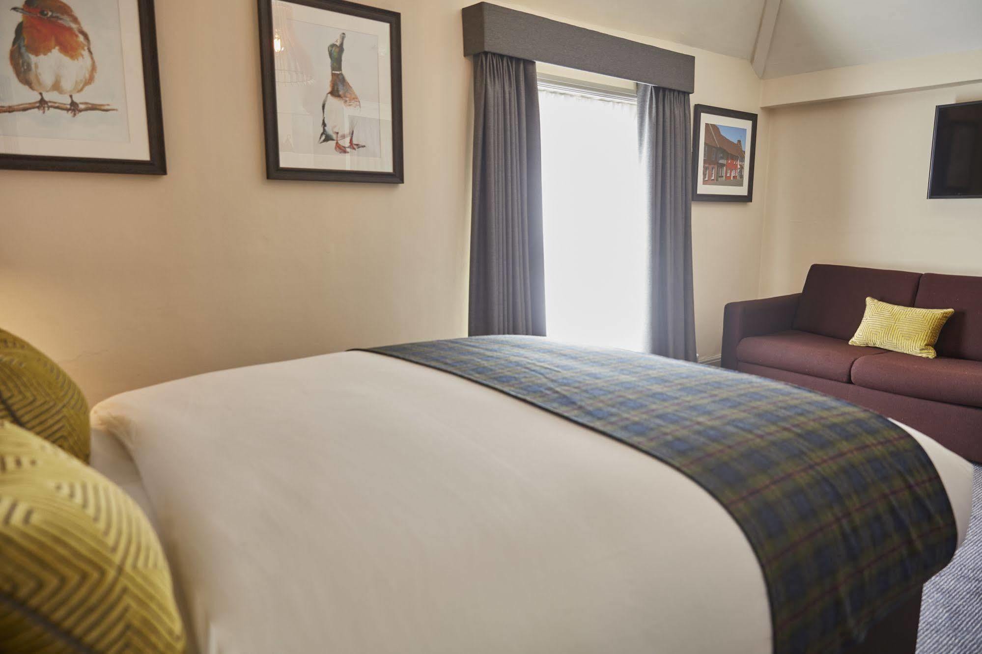 Thaxted Swan Hotel By Greene King Inns מראה חיצוני תמונה