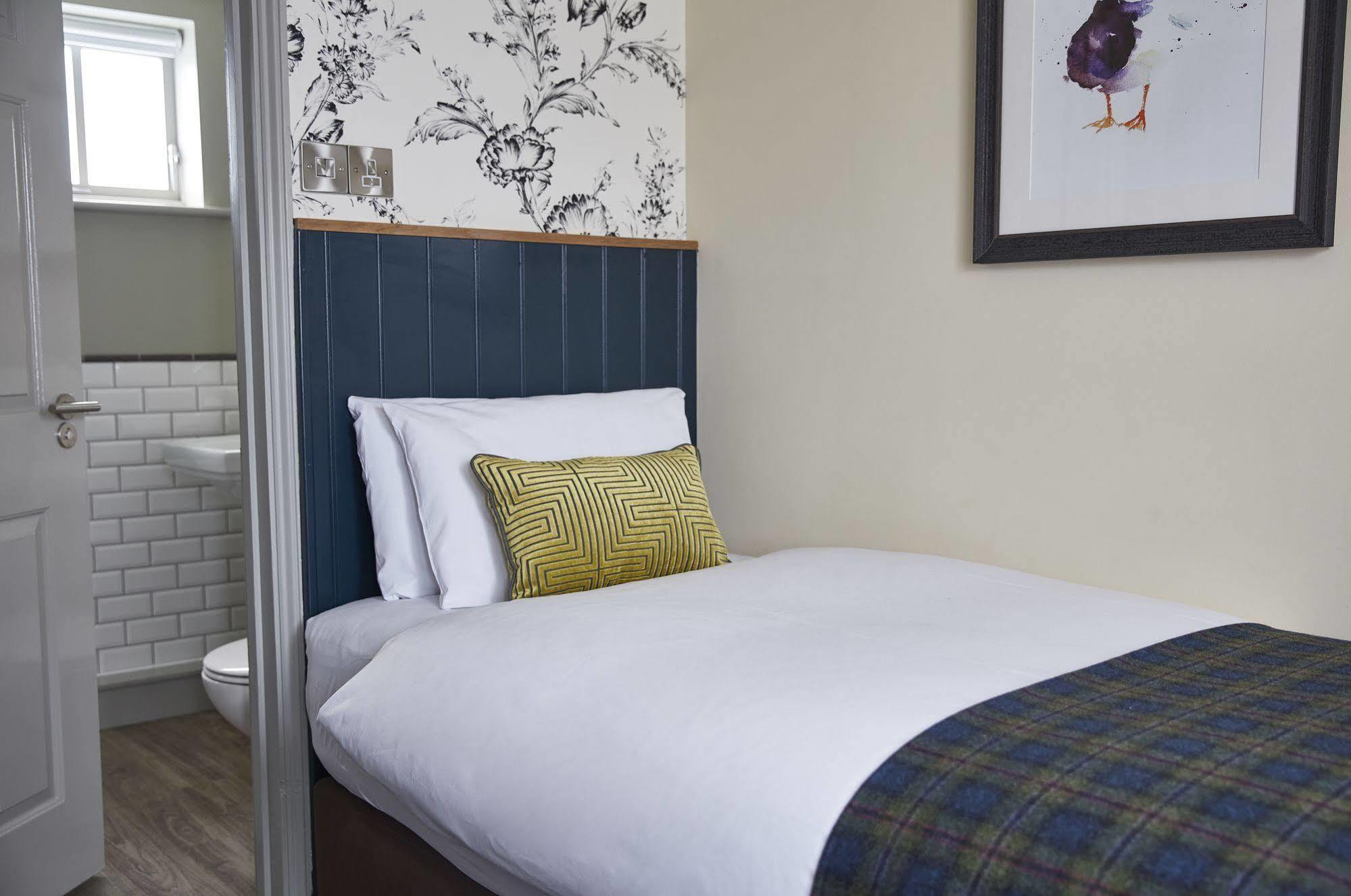 Thaxted Swan Hotel By Greene King Inns מראה חיצוני תמונה